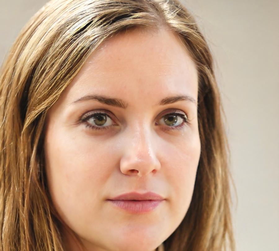 Portrait d'Éléonore Dubois, formatrice en intelligence artificielle financière